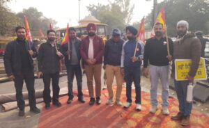 ਨੌਕਰੀ ਕਰ ਰਹੇ ਪੁਰਾਣੇ ਅਧਿਆਪਕਾਂ ਉਪਰ ਟੀ. ਈ. ਟੀ. ਦੀ ਸ਼ਰਤ ਲਗਾਉਣਾ ਗ਼ੈਰ ਵਾਜਿਬ