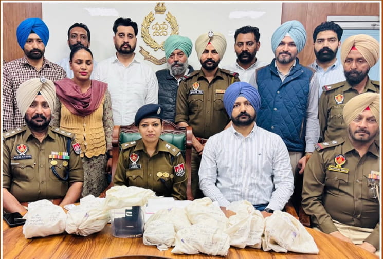 ਫਰੀਦਕੋਟ ਵਿੱਚ ਪਾਕਿਸਤਾਨ-ਸਮਰਥਿਤ ਡਰੱਗ ਕਾਰਟੇਲ ਨਾਲ ਸਬੰਧਤ ਇਕ ਫੌਜੀ ਜਵਾਨ, ਬਰਖਾਸਤ ਪੁਲਿਸ ਮੁਲਾਜ਼ਮ ਸਮੇਤ  ਛੇ ਵਿਅਕਤੀ 4.8 ਕਿਲੋਗ੍ਰਾਮ ਹੈਰੋਇਨ ਅਤੇ ਪਿਸਤੌਲ ਨਾਲ ਕਾਬੂ