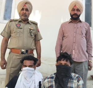 Moga Police ਵੱਲੋ ਲੁੱਟ ਖੋਹ ਕਰਨ ਵਾਲੇ 2 ਕਾਬੂ ਅਤੇ 1 ਦੀ ਭਾਲ ਜਾਰੀ