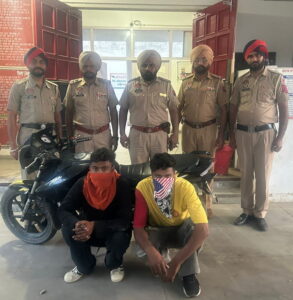 Moga Police ਵੱਲੋਂ 120 ਗ੍ਰਾਮ ਹੈਰੋਇਨ ਅਤੇ ਇੱਕ ਮੋਟਰਸਾਇਕਲ ਸਮੇਤ 02 ਨਸ਼ਾ ਤਸਕਰ ਕਾਬੂ