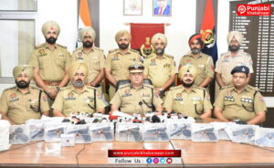 Amritsar ਵਿੱਚ ਨਸ਼ੀਲੇ ਪਦਾਰਥ ਅਤੇ ਹਥਿਆਰ ਤਸਕਰੀ ਕਰਨ ਵਾਲੇ ਨੈੱਟਵਰਕਾਂ ਨਾਲ ਜੁੜੇ ਪੰਜ ਵਿਅਕਤੀ 13 ਪਿਸਤੌਲਾਂ ਅਤੇ 3.2 ਕਿਲੋ ਹੈਰੋਇਨ ਸਮੇਤ ਕਾਬੂ